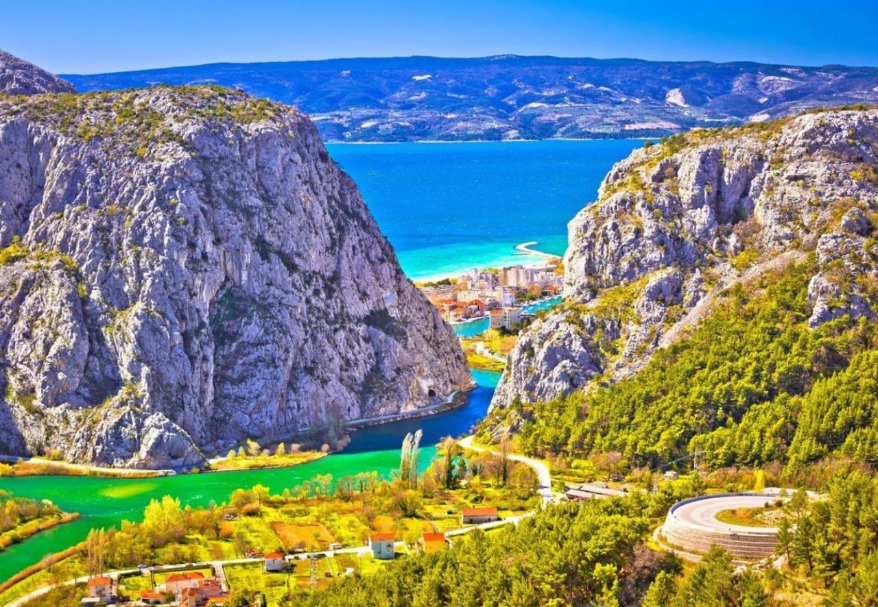 Central Alley Omiš Exteriér fotografie