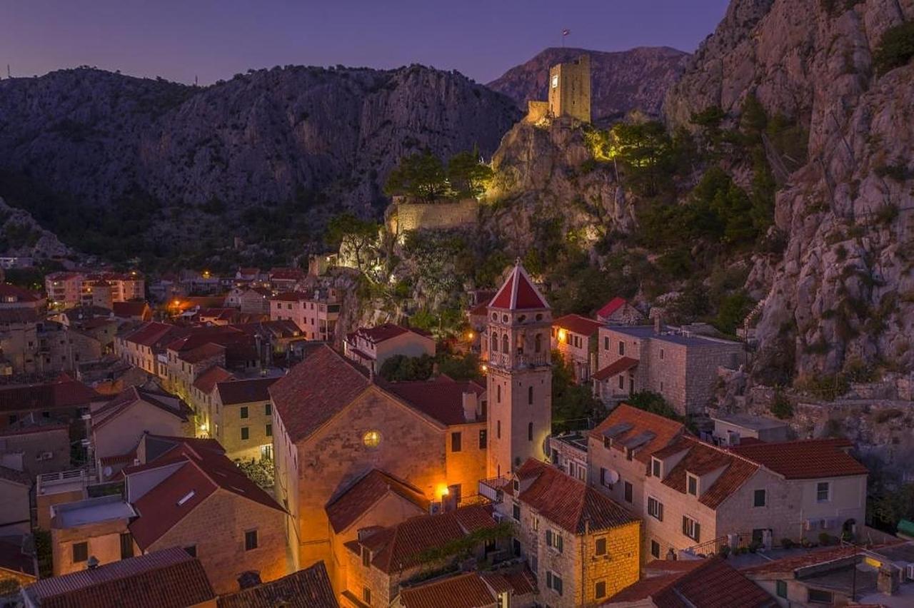 Central Alley Omiš Exteriér fotografie